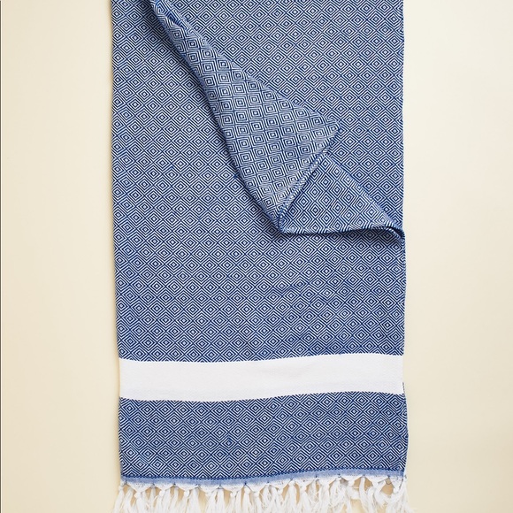 Trina Turk Accessories - {FINAL MARKDOWN!} Trina Turk Turkish Towel